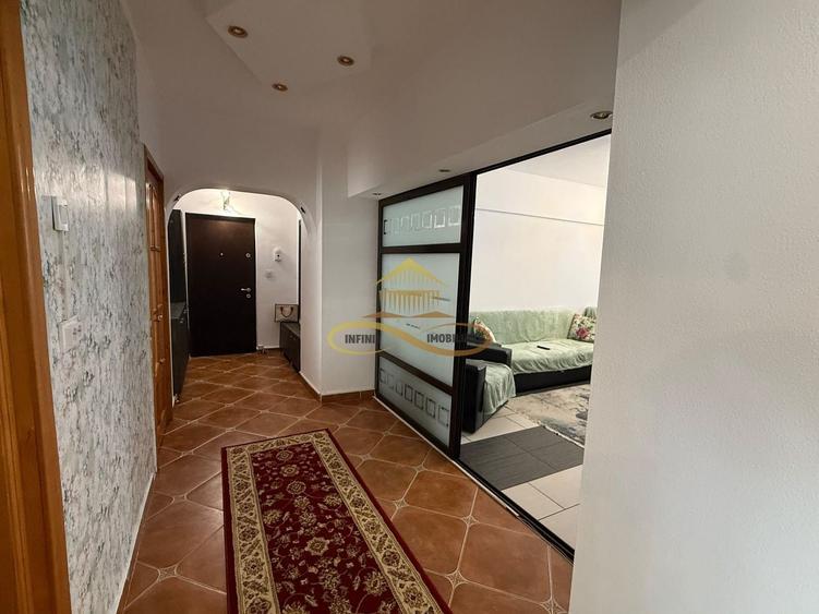 Apartament cu 3 camere decomandat, mobilat în Central