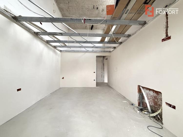 Apartament cu 4 camere decomandat în Dumbrăvița