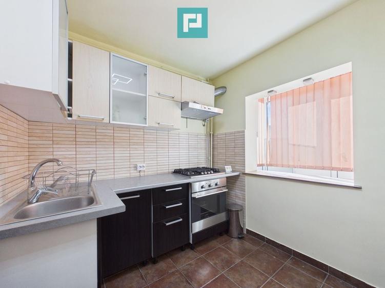 Apartament cu 3 camere decomandat în Alfa