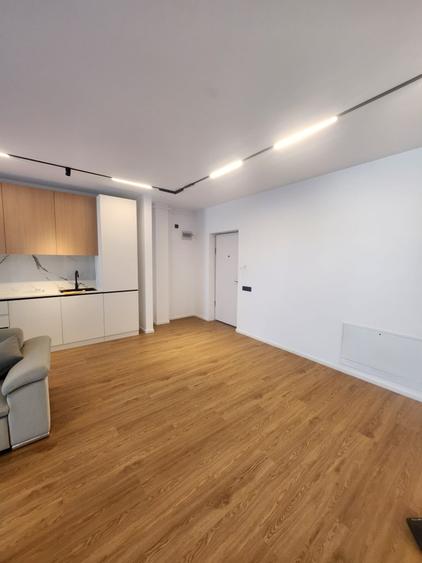 Apartament cu 2 camere semidecomandat, mobilat în Florești
