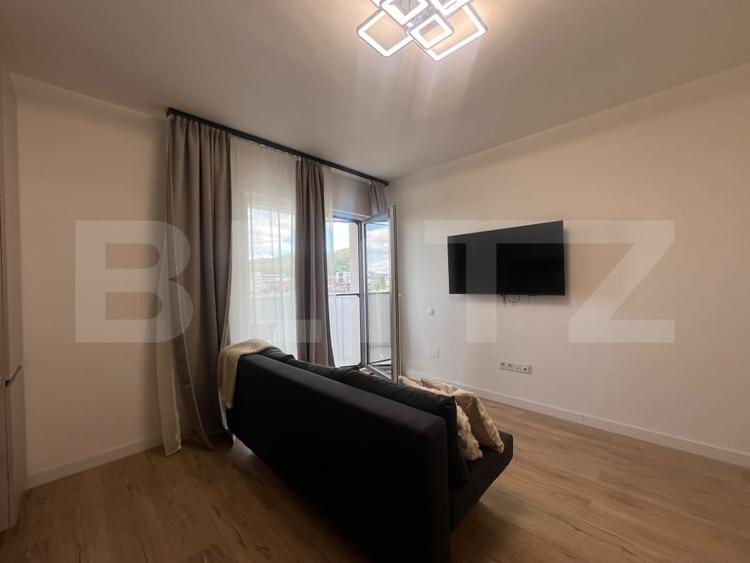 Apartament cu 2 camere semidecomandat, mobilat în Florești