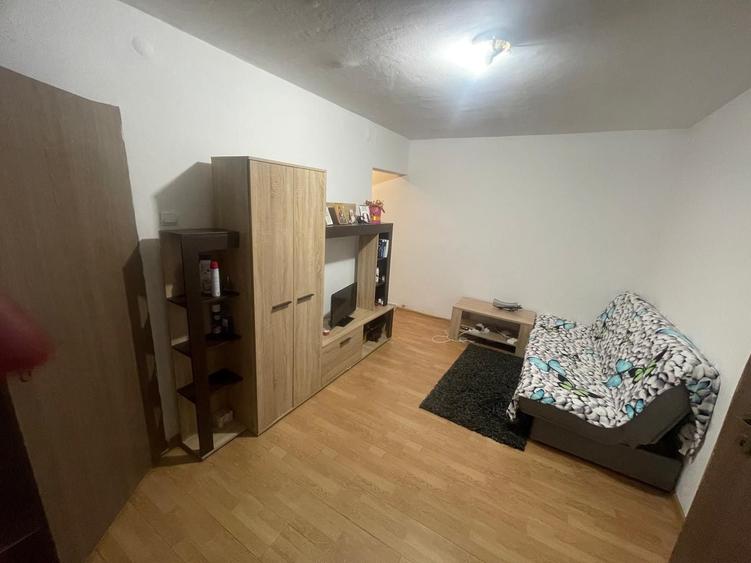 Apartament cu 2 camere semidecomandat în Valea Rosie