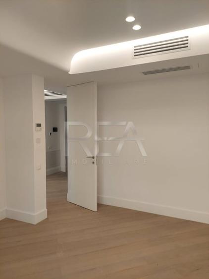 Apartament cu 3 camere decomandat în Voluntari