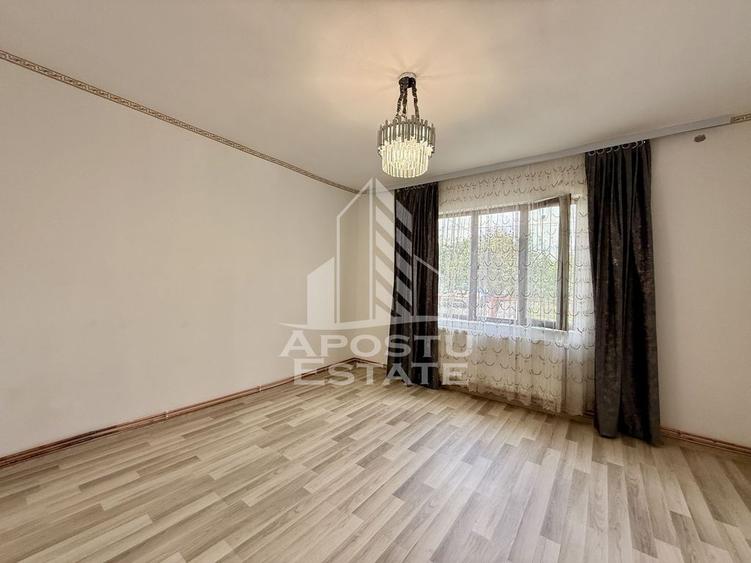 Casă cu 3 camere cu Teren 486 Mp în Central