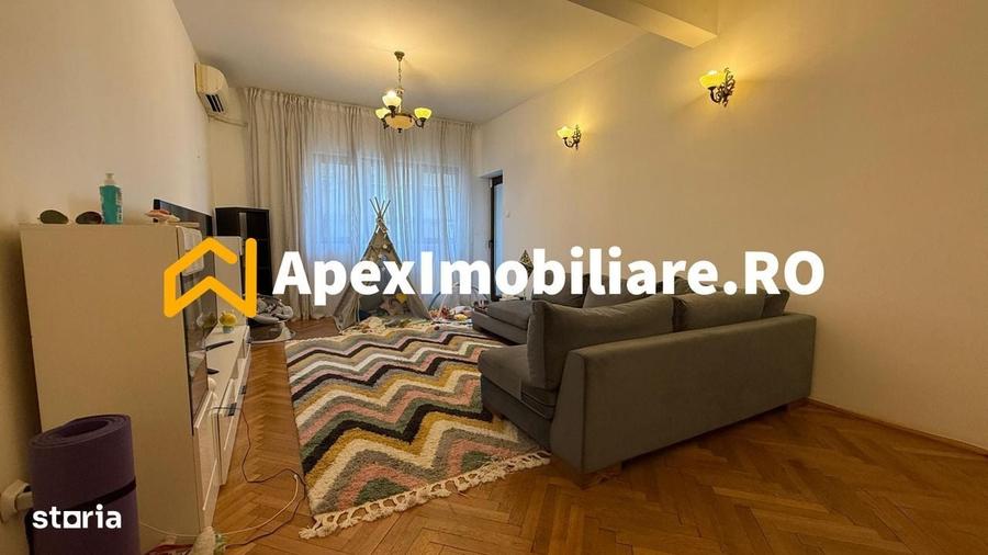 Apartament cu 3 camere semidecomandat în Universitate