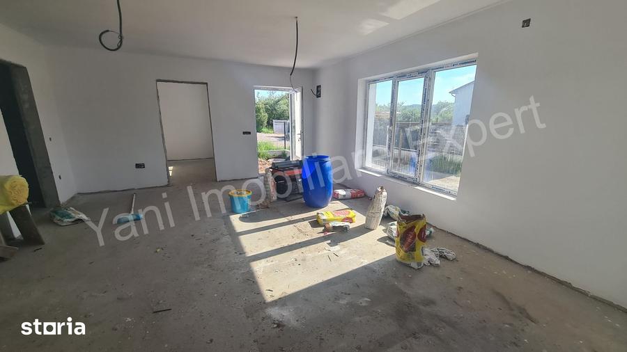 Casă cu 3 camere cu Teren 251 Mp în Central