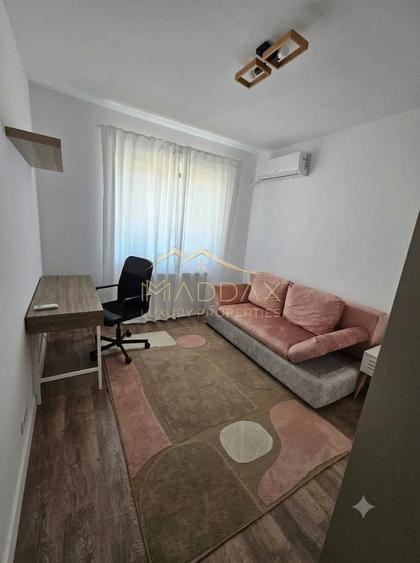 Apartament cu 3 camere decomandat, mobilat în Parcul Carol