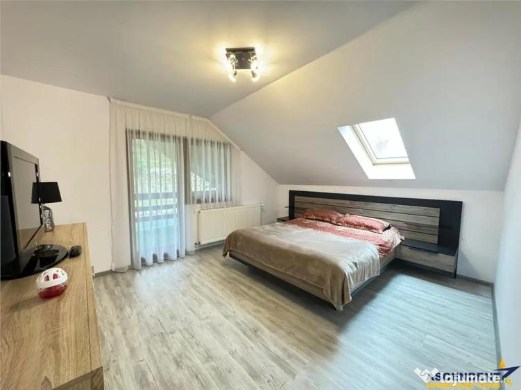 Casă cu 4 camere cu Teren 1620 Mp în Livezeni