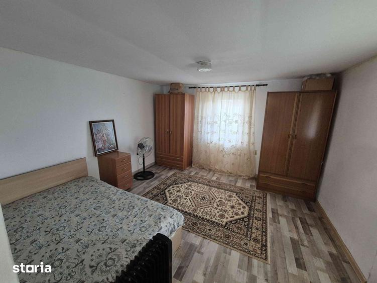 Casă cu 4 camere cu Teren 1200 Mp în Peciu Nou