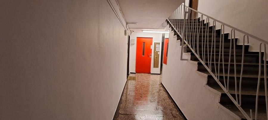 Apartament cu 2 camere decomandat, mobilat în P-ța Victoriei