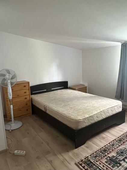 Apartament cu 4 camere decomandat în Brâncoveanu