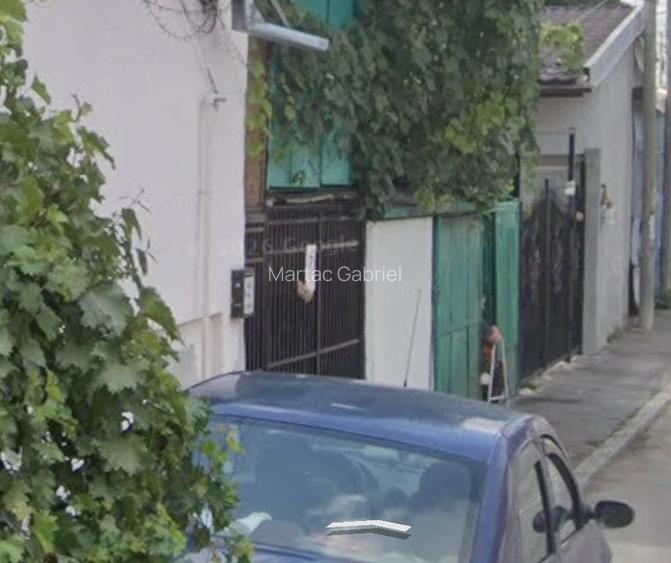 Casa de vanzare cu, curte sector 5