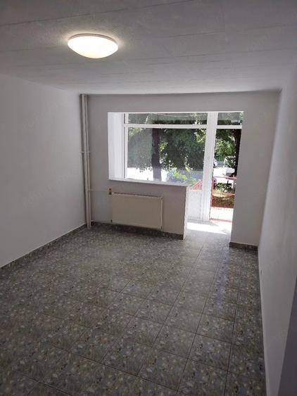 Spațiu comercial, de 45 mp, în Drumul Taberei
