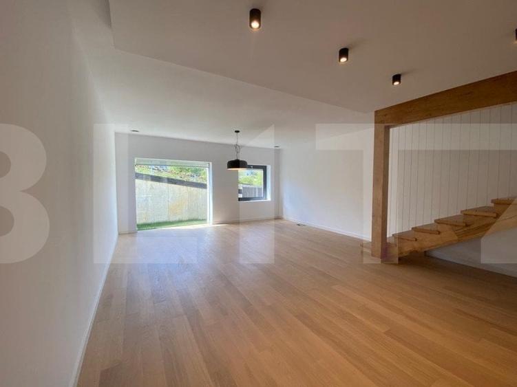 Casă individuală cu 5 camere cu Teren 298 Mp în Borhanci