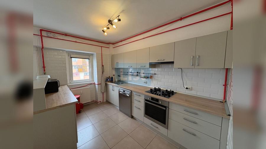 Apartament cu 3 camere decomandat în Zorilor