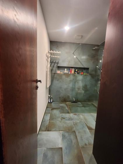 Apartament cu 2 camere semidecomandat, mobilat în Florești