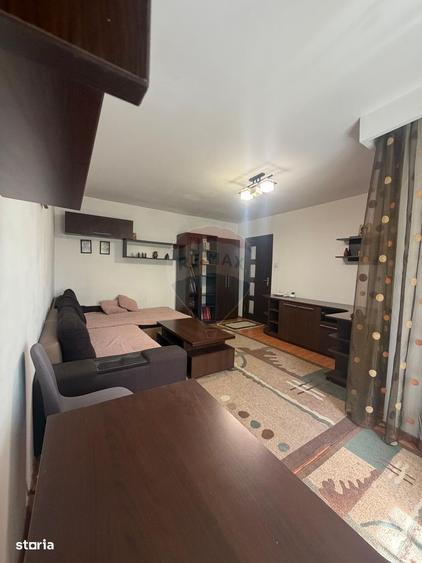 Apartament cu 2 camere decomandat, mobilat în Rovine