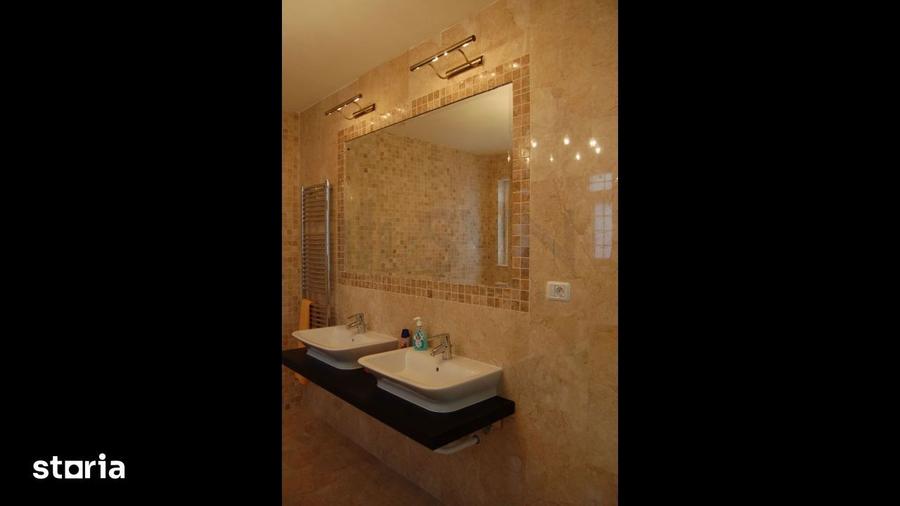 Casă cu 5 camere cu Canalizare în Ultracentral