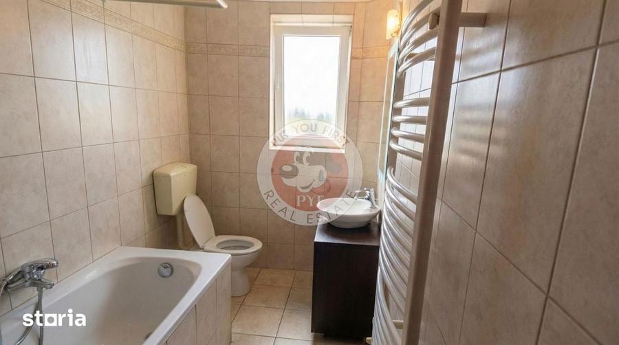 Apartament cu 5 camere decomandat în Romană