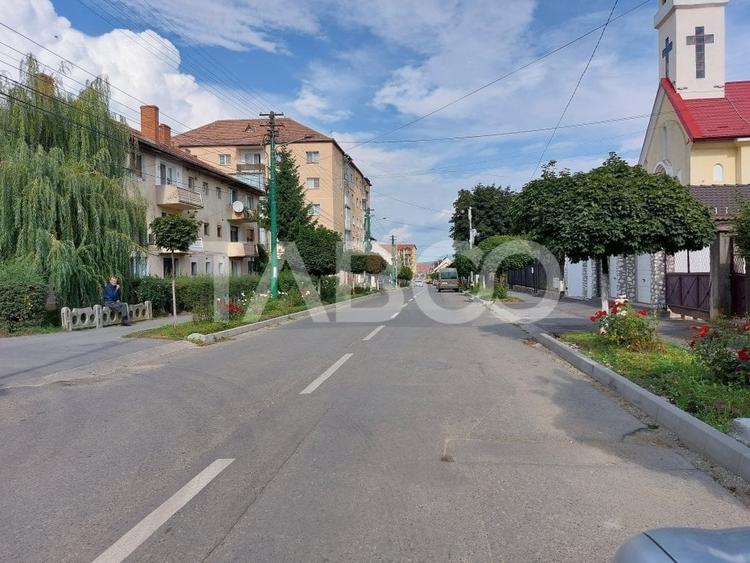 Apartament cu 2 camere nedecomandat, mobilat în Cisnădie