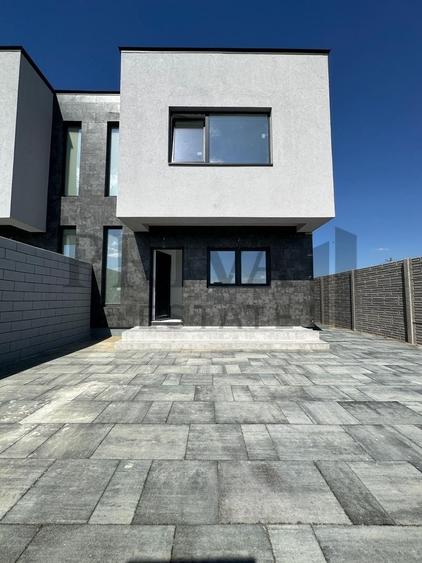 Duplex cu 4 camere cu Canalizare în Moșnița Nouă