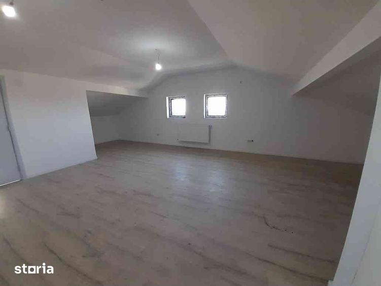 Casă cu 6 camere cu Teren 200 Mp în Balotești