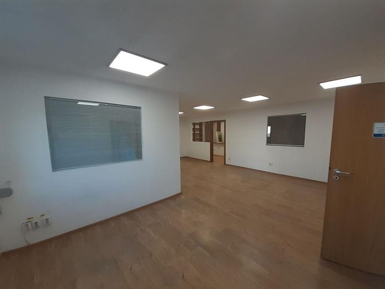 Spațiu industrial, de 725 mp, în Exterior Est