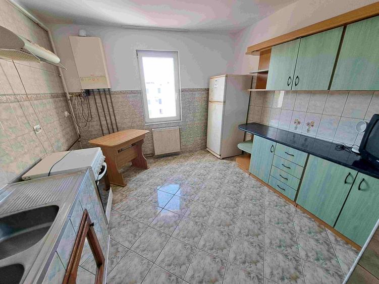 Apartament cu 3 camere decomandat în Mureșeni