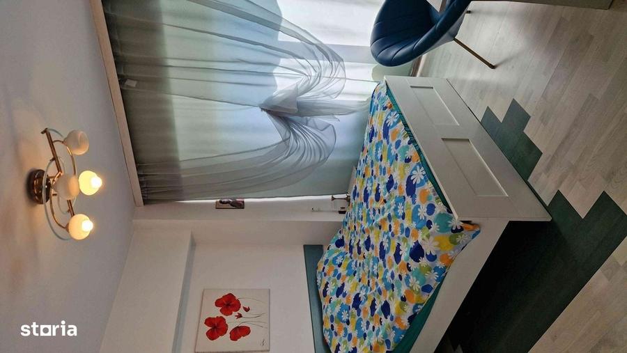 Apartament cu 3 camere decomandat în Exterior Vest