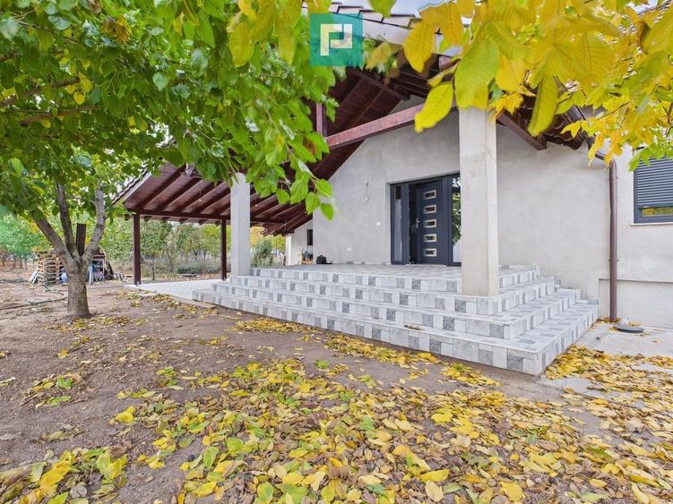 Casă individuală cu 4 camere cu Canalizare în Macea