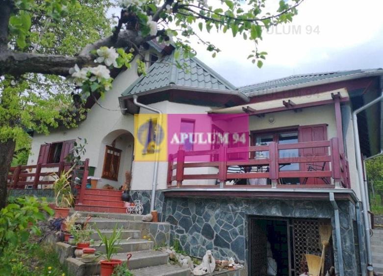 Casă individuală cu 3 camere decomandat cu Canalizare în Poiana Câmpina
