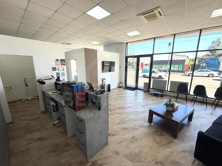Spațiu comercial, de 100 mp, în Rovine