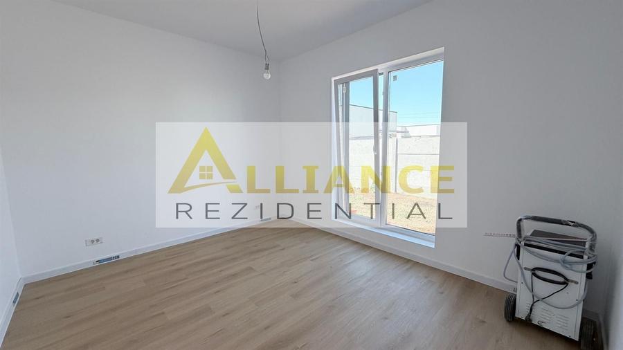 Casa Individuala - 4 camere - 2 bai - 386 mp teren - 7