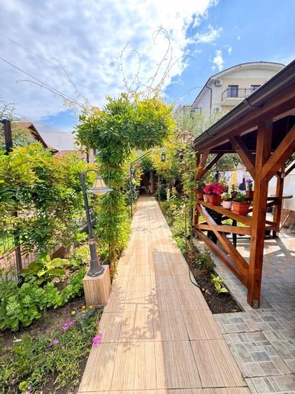 Duplex cu 5 camere cu Canalizare în Mamaia-Sat