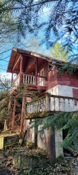 Casă individuală cu 4 camere cu Teren 240 Mp în Central