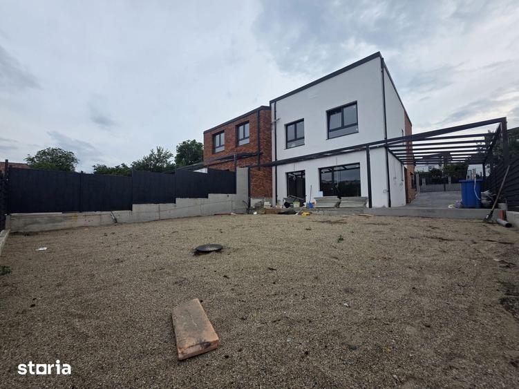 Casă cu 6 camere cu Teren 300 Mp în Apahida
