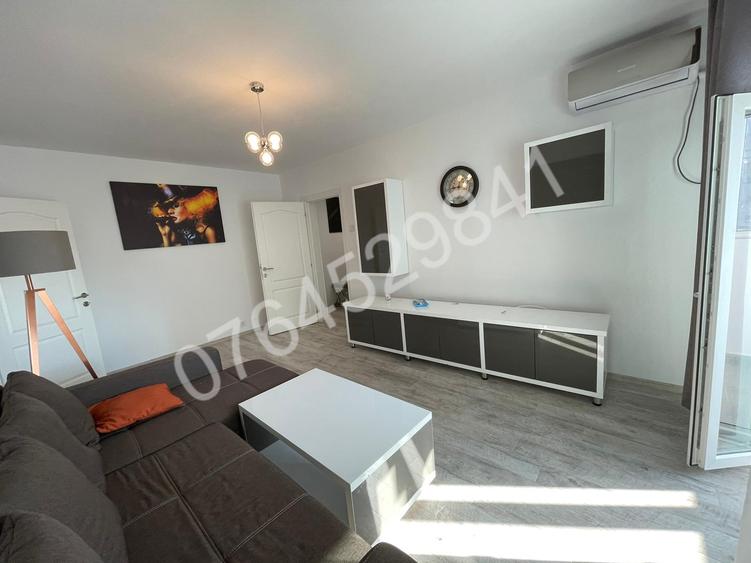 Apartament cu 3 camere semidecomandat în Iancului