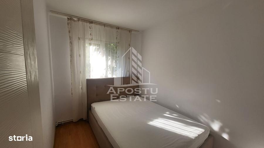 Apartament cu 3 camere semidecomandat în Dacia