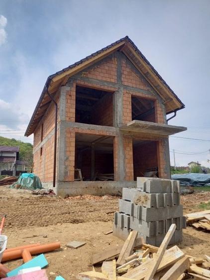 Casă individuală cu 4 camere cu Canalizare în Exterior Sud