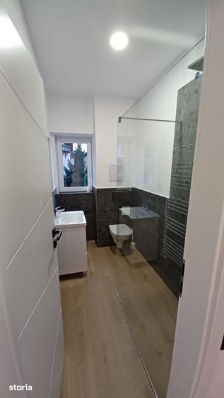 Apartament cu 2 camere semidecomandat în 15 Noiembrie