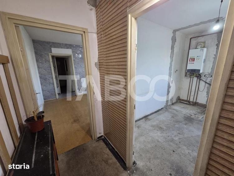 Apartament 2 camere semidecomandat zona Tudor Vladimirescu etaj 4 - 3