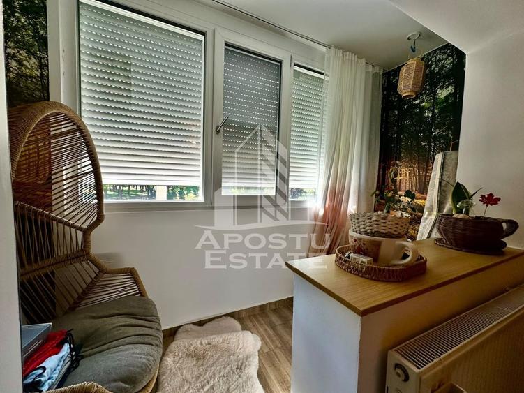 Apartament cu 3 camere semidecomandat, mobilat în Soarelui
