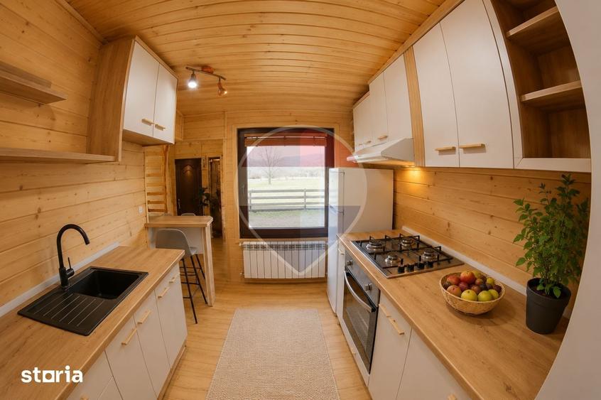 Casă cu 4 camere cu Teren 1800 Mp în Strâmtura