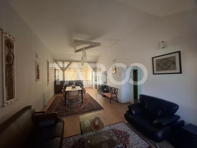 Apartament cu 5 camere decomandat, mobilat în Mihai Viteazul