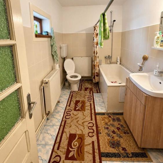 Casă cu 4 camere decomandat în Central