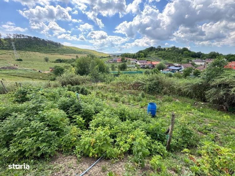 Casă cu 4 camere în Bonț