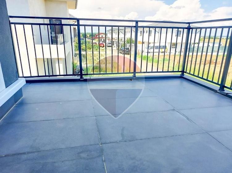 Apartament cu 3 camere decomandat, mobilat în Tunari