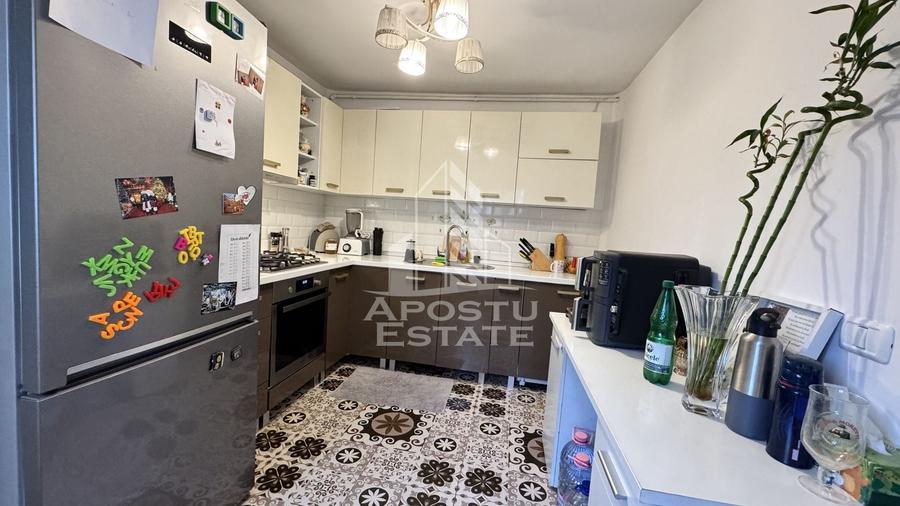Apartament cu 3 camere semidecomandat, mobilat în Steaua