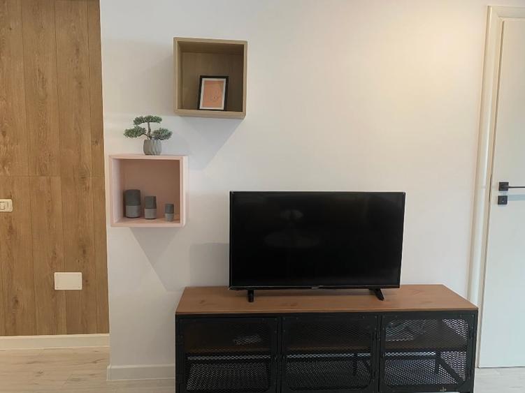 Apartament cu 2 camere decomandat, mobilat în Parcul Carol
