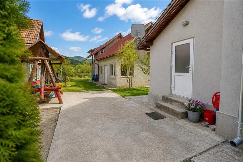 Casă individuală cu 7 camere cu Canalizare în Exterior Vest